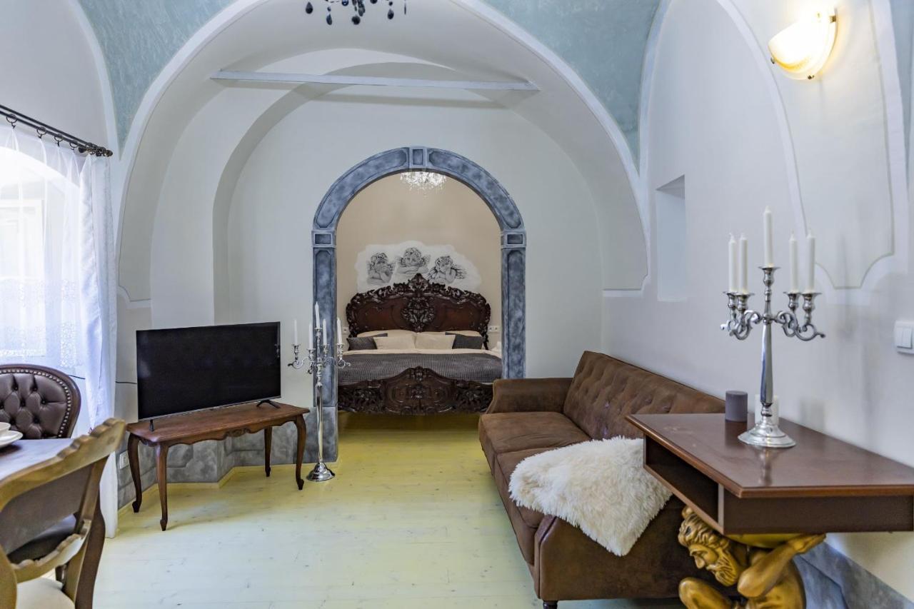 Apartman Charlotte V Dome So Studnou Na Streche Banská Štiavnica エクステリア 写真