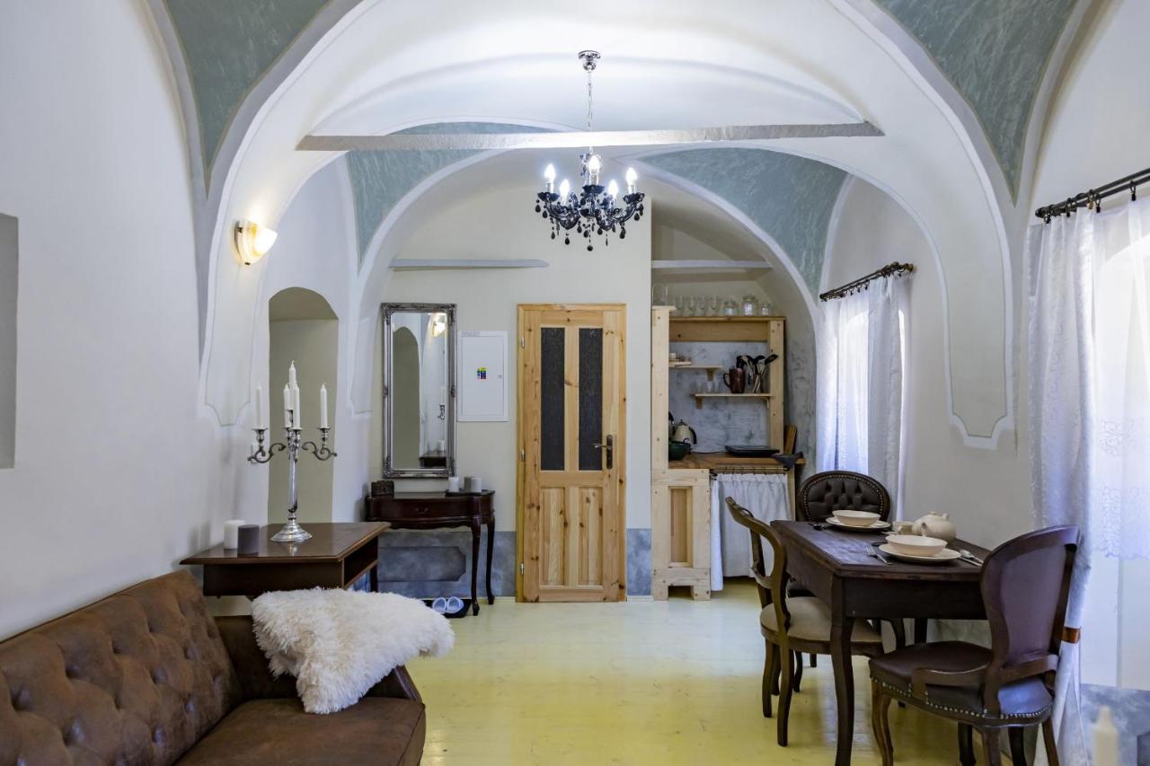 Apartman Charlotte V Dome So Studnou Na Streche Banská Štiavnica エクステリア 写真